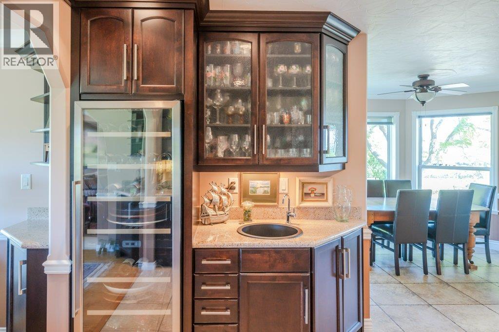  5381 97 Highway, Oliver