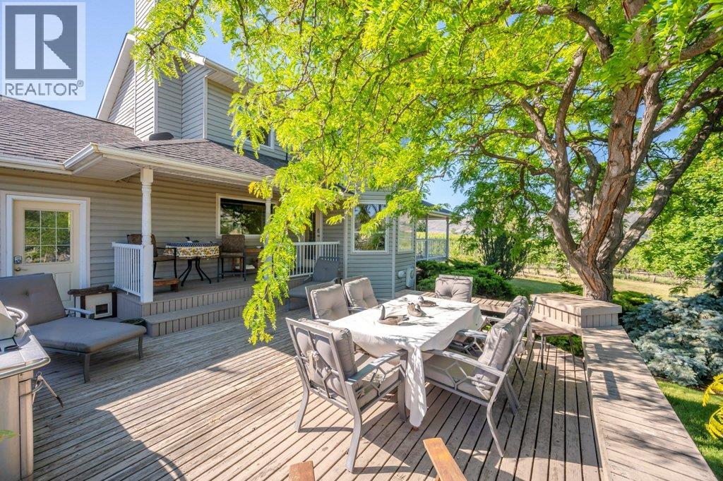  5381 97 Highway, Oliver