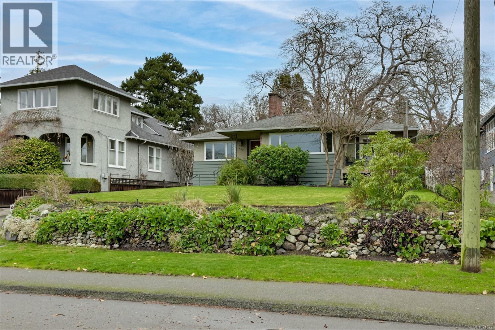 645 Transit Rd, Oak Bay