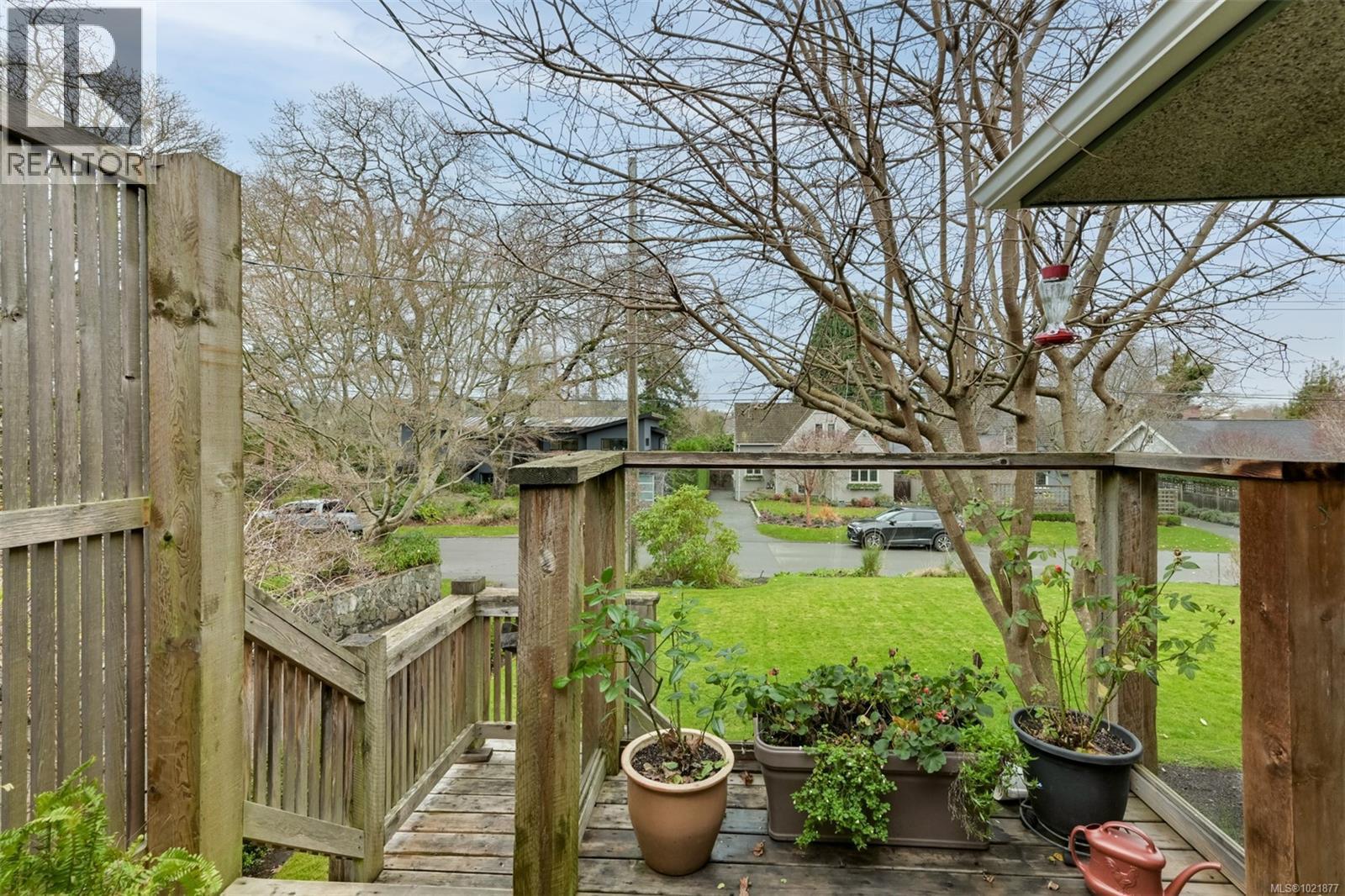 645 Transit Rd, Oak Bay