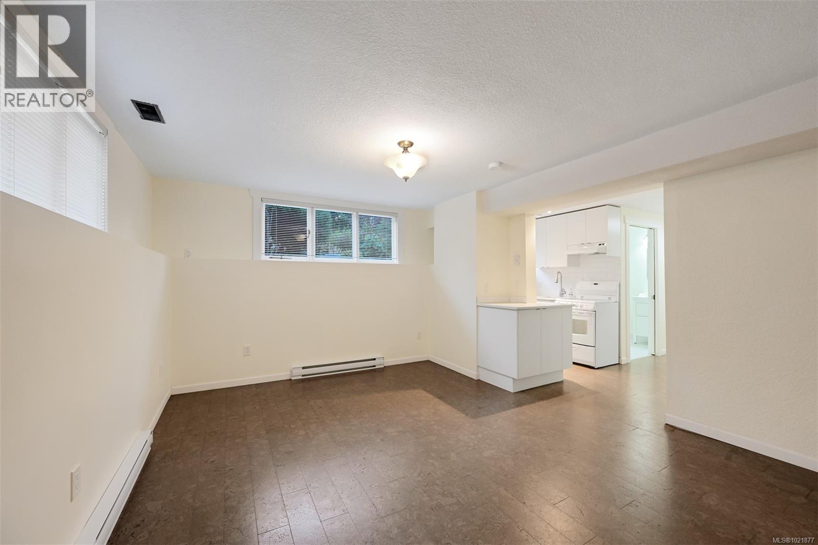 645 Transit Rd, Oak Bay