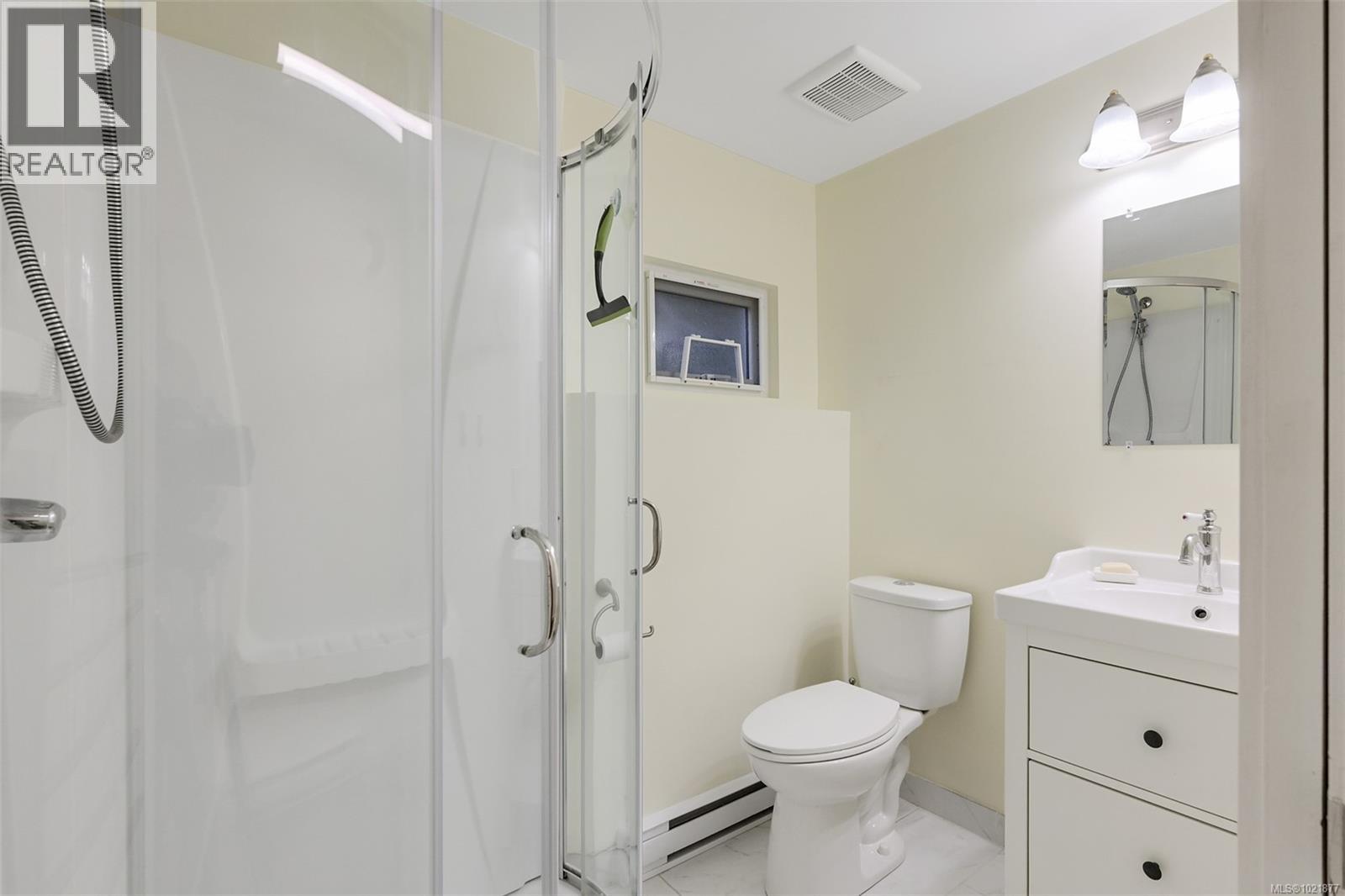 645 Transit Rd, Oak Bay