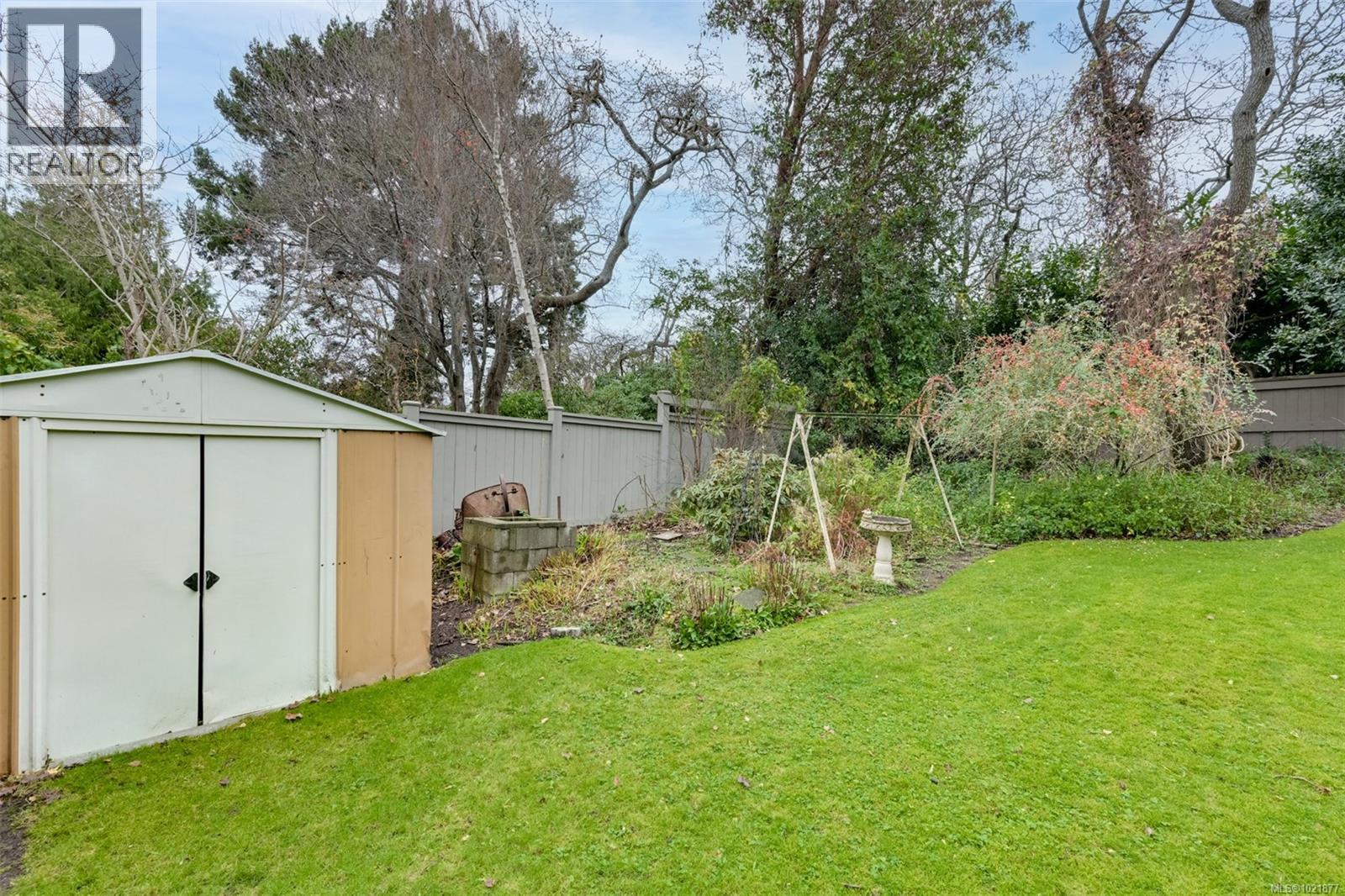 645 Transit Rd, Oak Bay