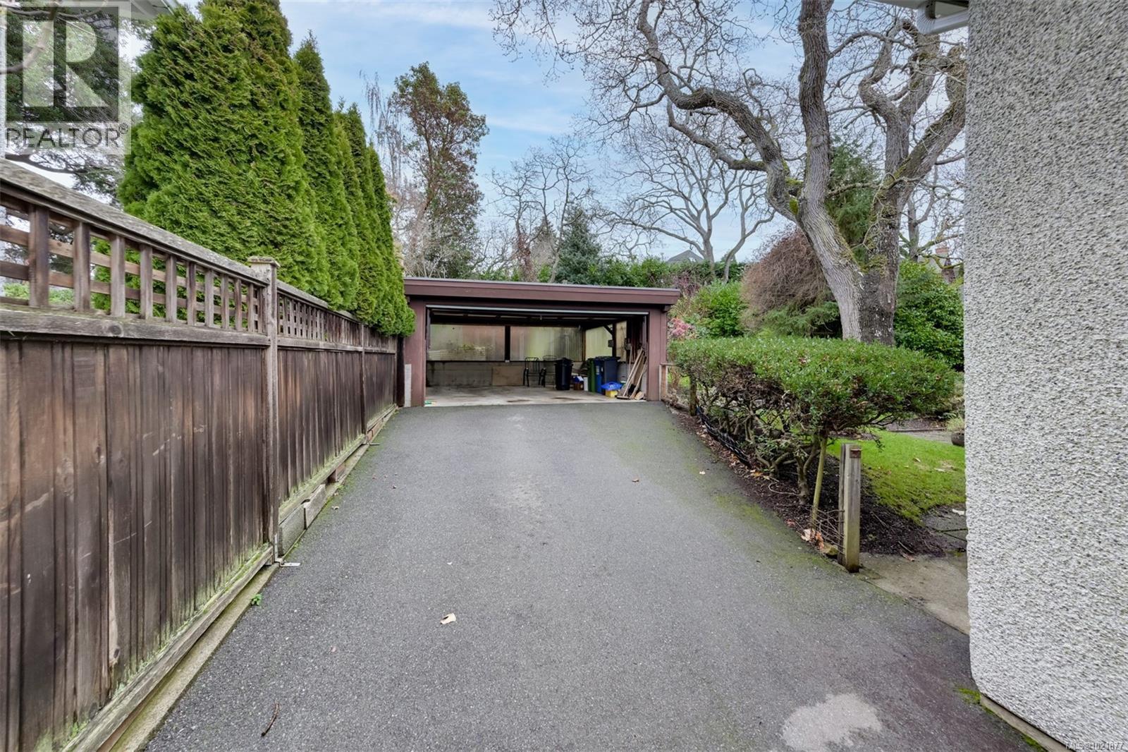 645 Transit Rd, Oak Bay