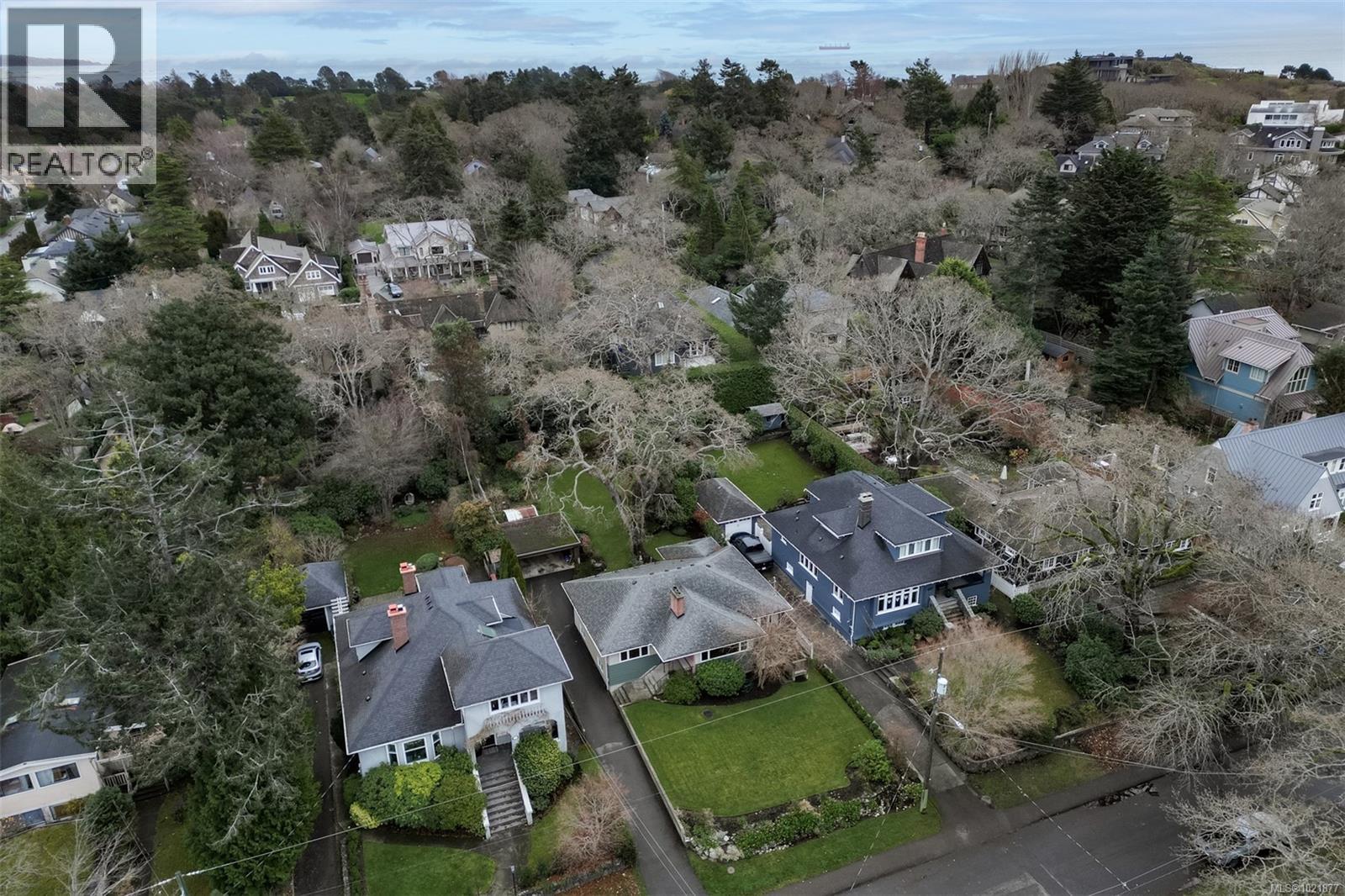 645 Transit Rd, Oak Bay
