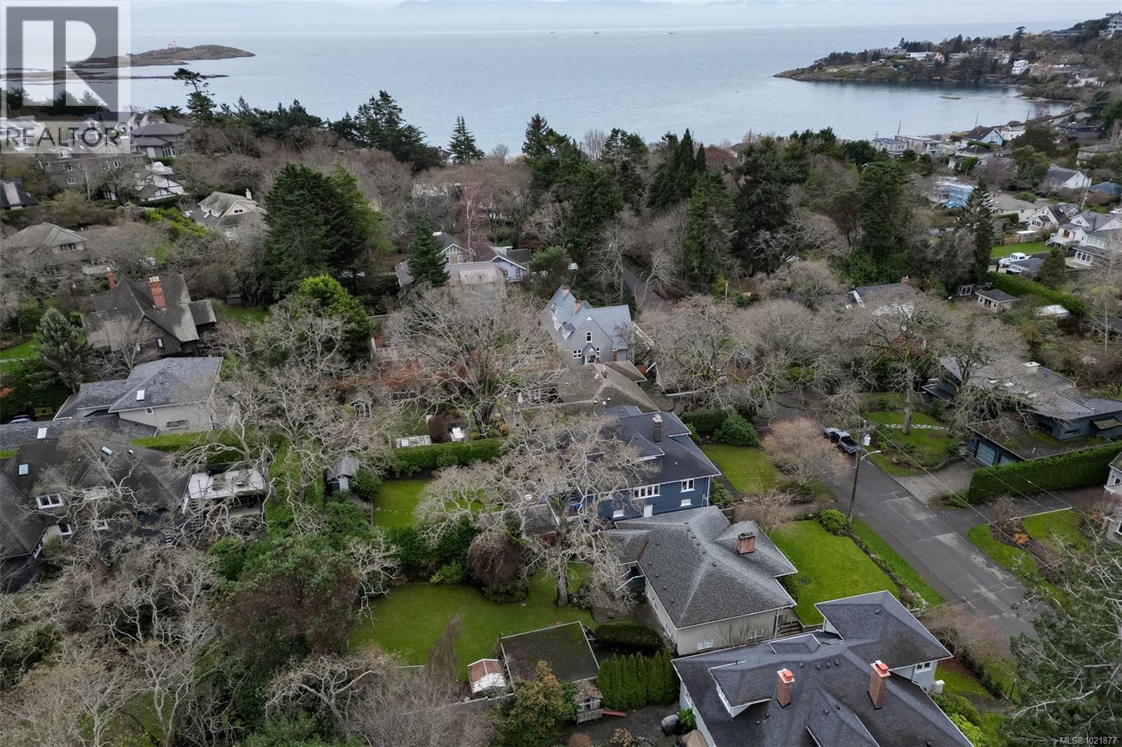 645 Transit Rd, Oak Bay