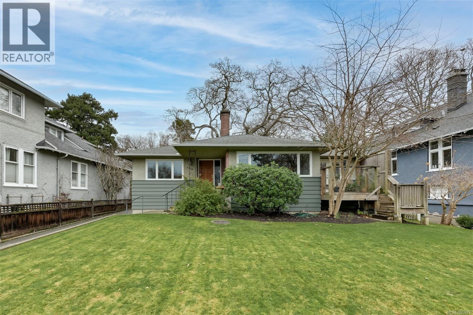 645 Transit Rd, Oak Bay