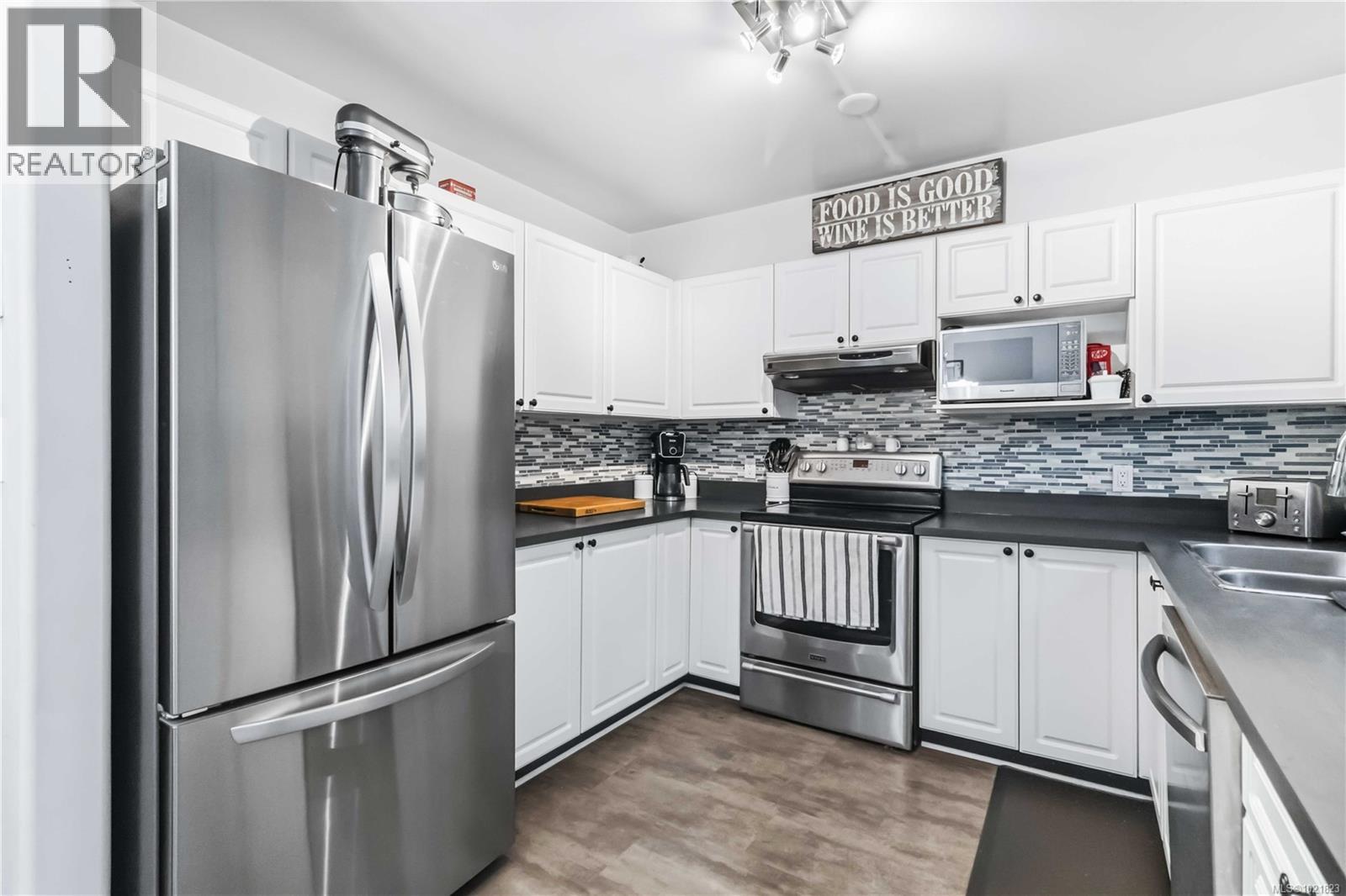 38 14 Erskine Lane, View Royal