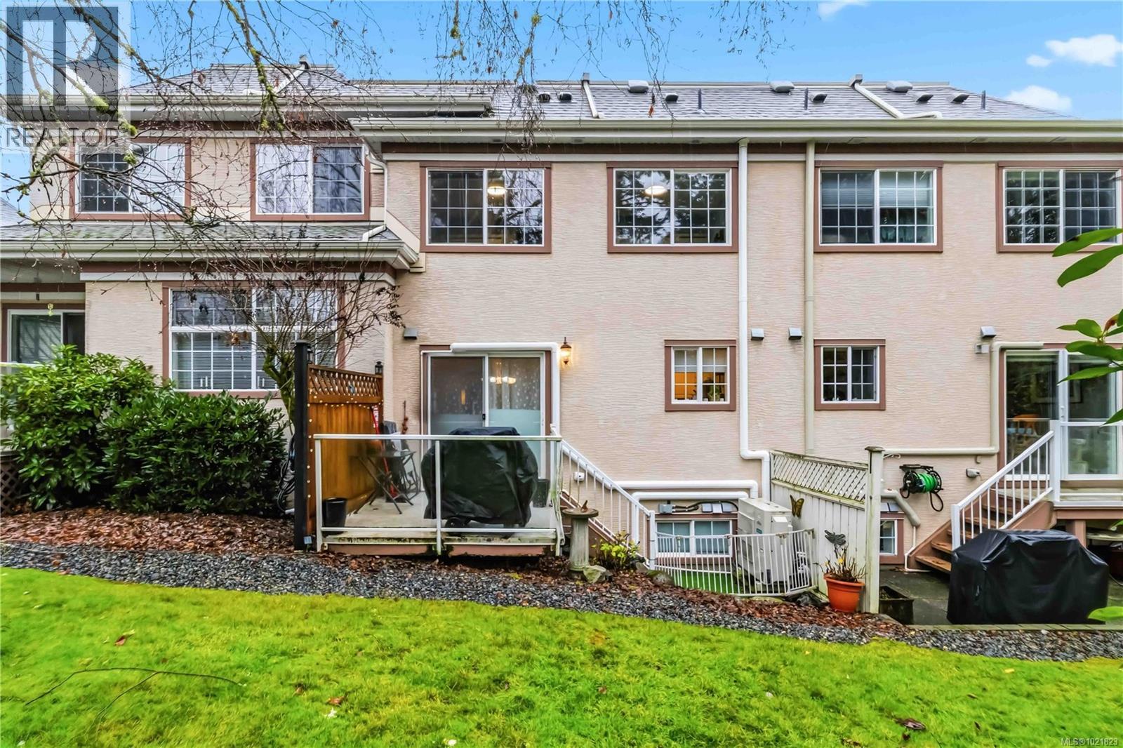 38 14 Erskine Lane, View Royal