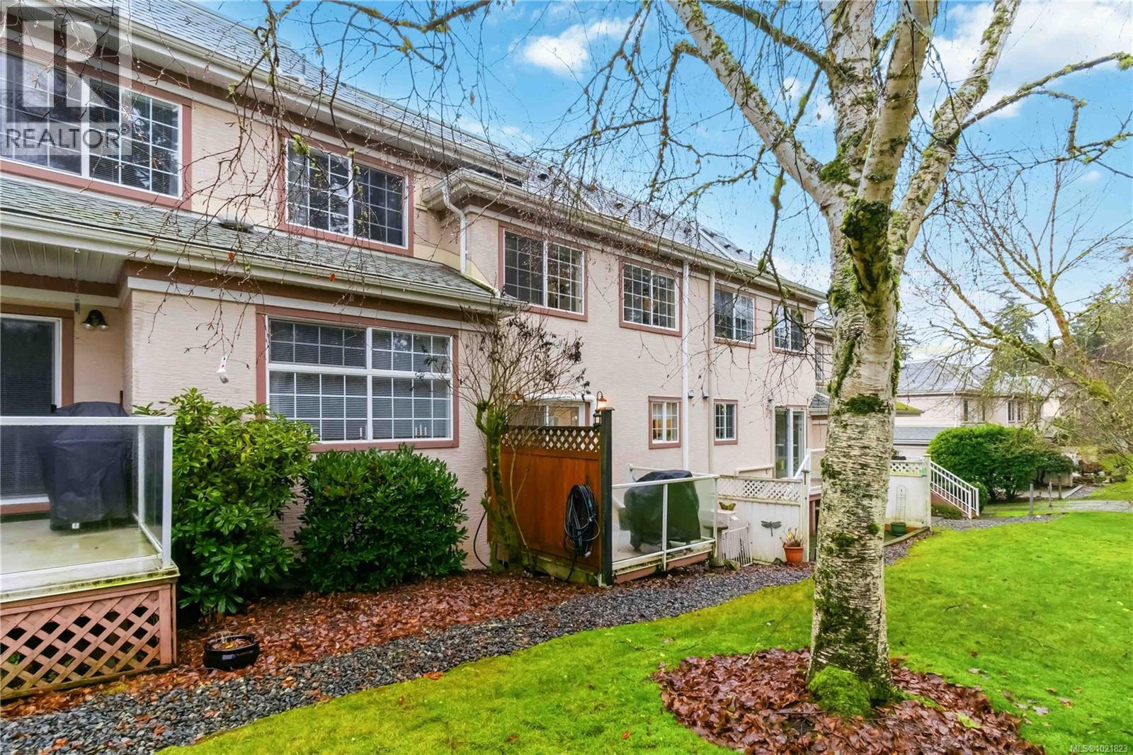 38 14 Erskine Lane, View Royal