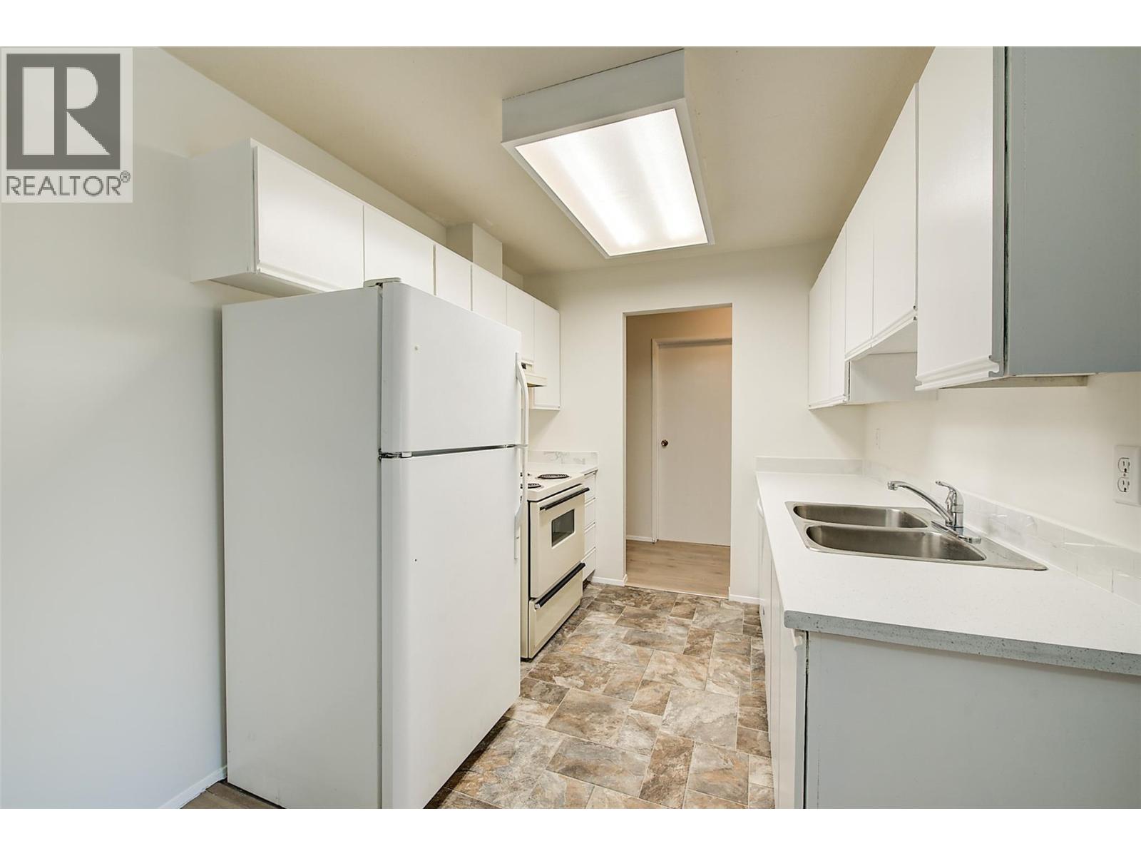 407 3180 De Montreuil Court, Kelowna