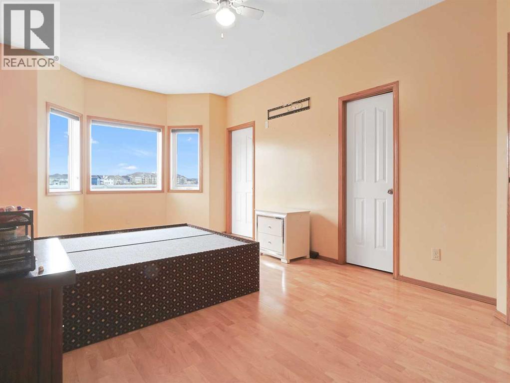 Single Family House Bi-level for Sale in  Saddlecreek Way NE Saddle Ridge Calgary 