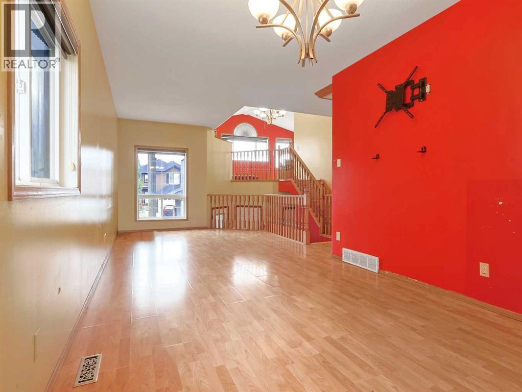 Single Family House Bi-level for Sale in  Saddlecreek Way NE Saddle Ridge Calgary 