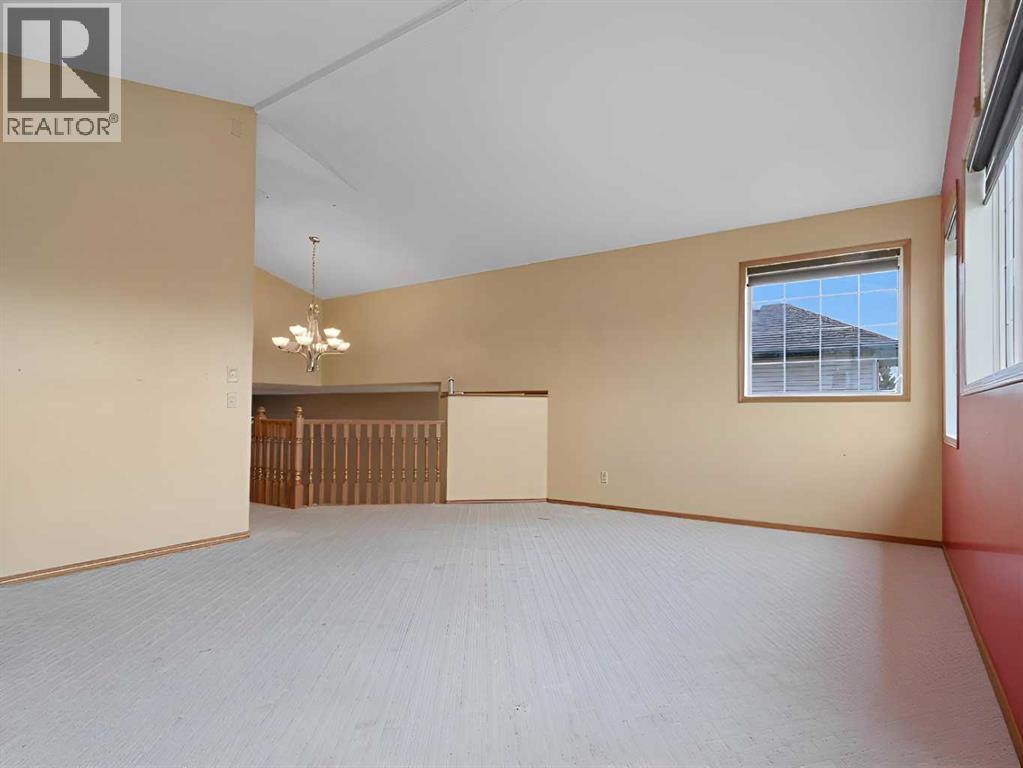 Single Family House Bi-level for Sale in  Saddlecreek Way NE Saddle Ridge Calgary 