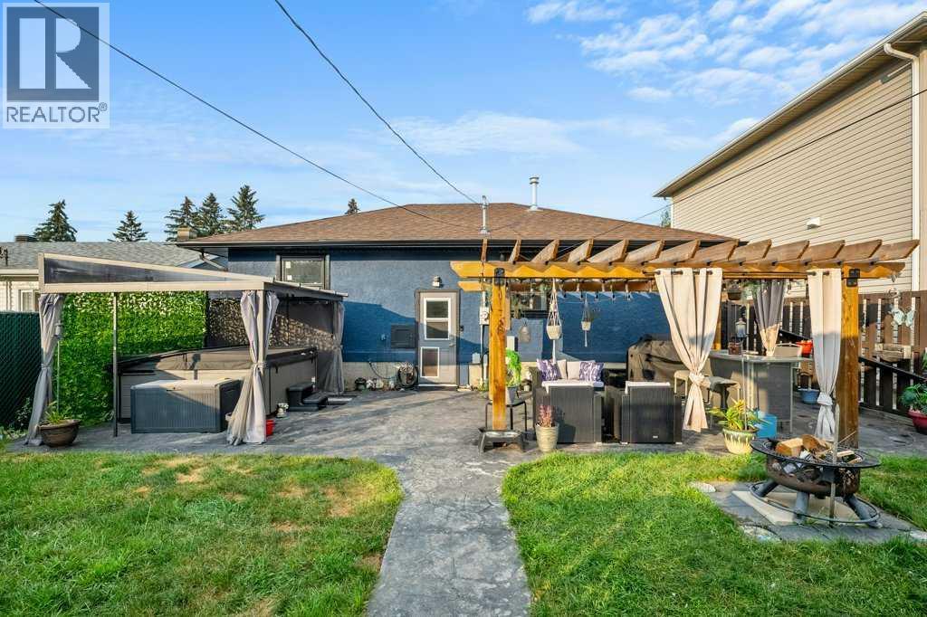 Single Family House Bungalow for Sale in   Avenue NW Bowness Calgary 