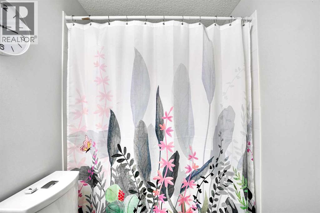 Single Family House for Sale in   Hunterview Drive NW Huntington Hills Calgary 