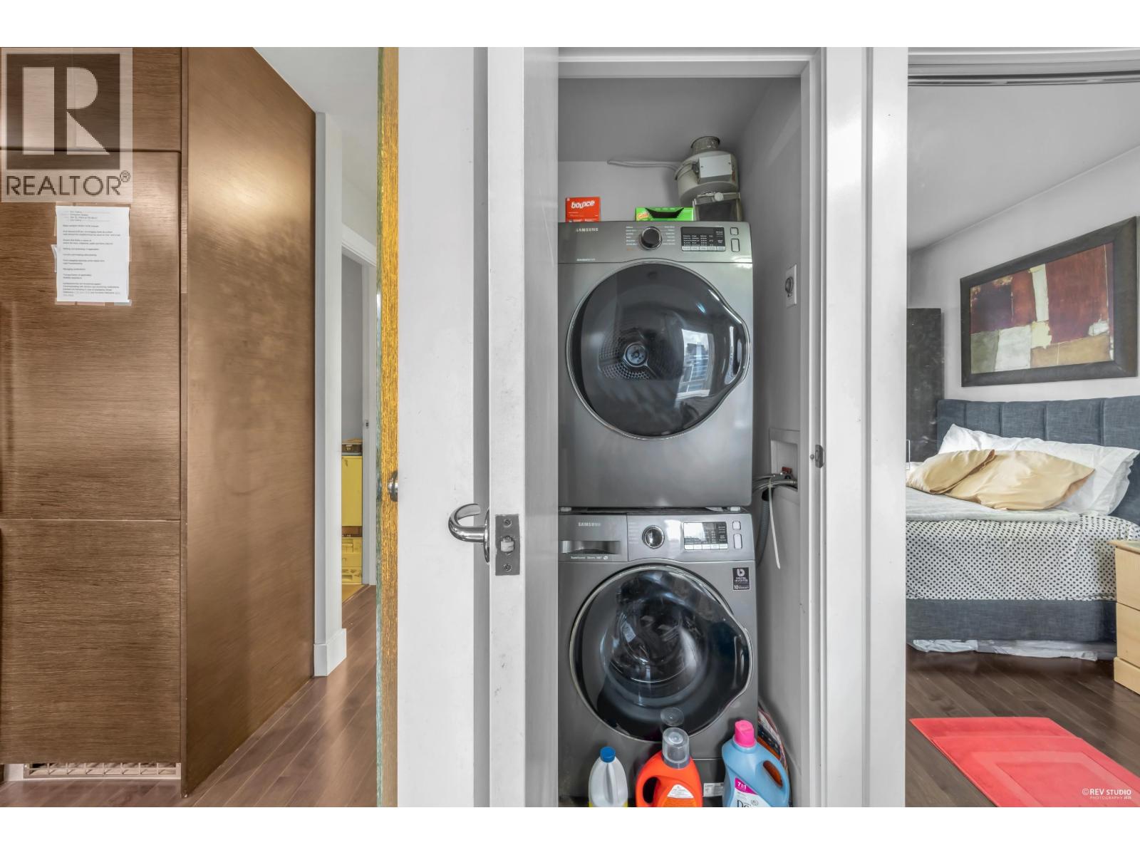 1602 535 SMITHE STREET, Vancouver