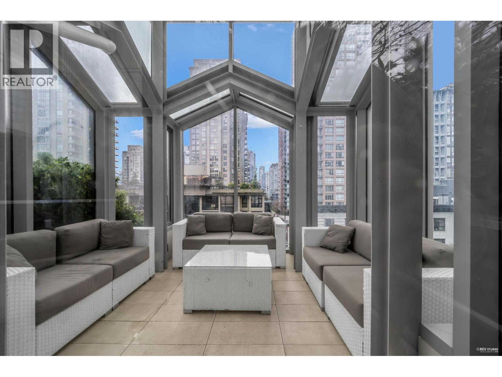 1602 535 SMITHE STREET, Vancouver