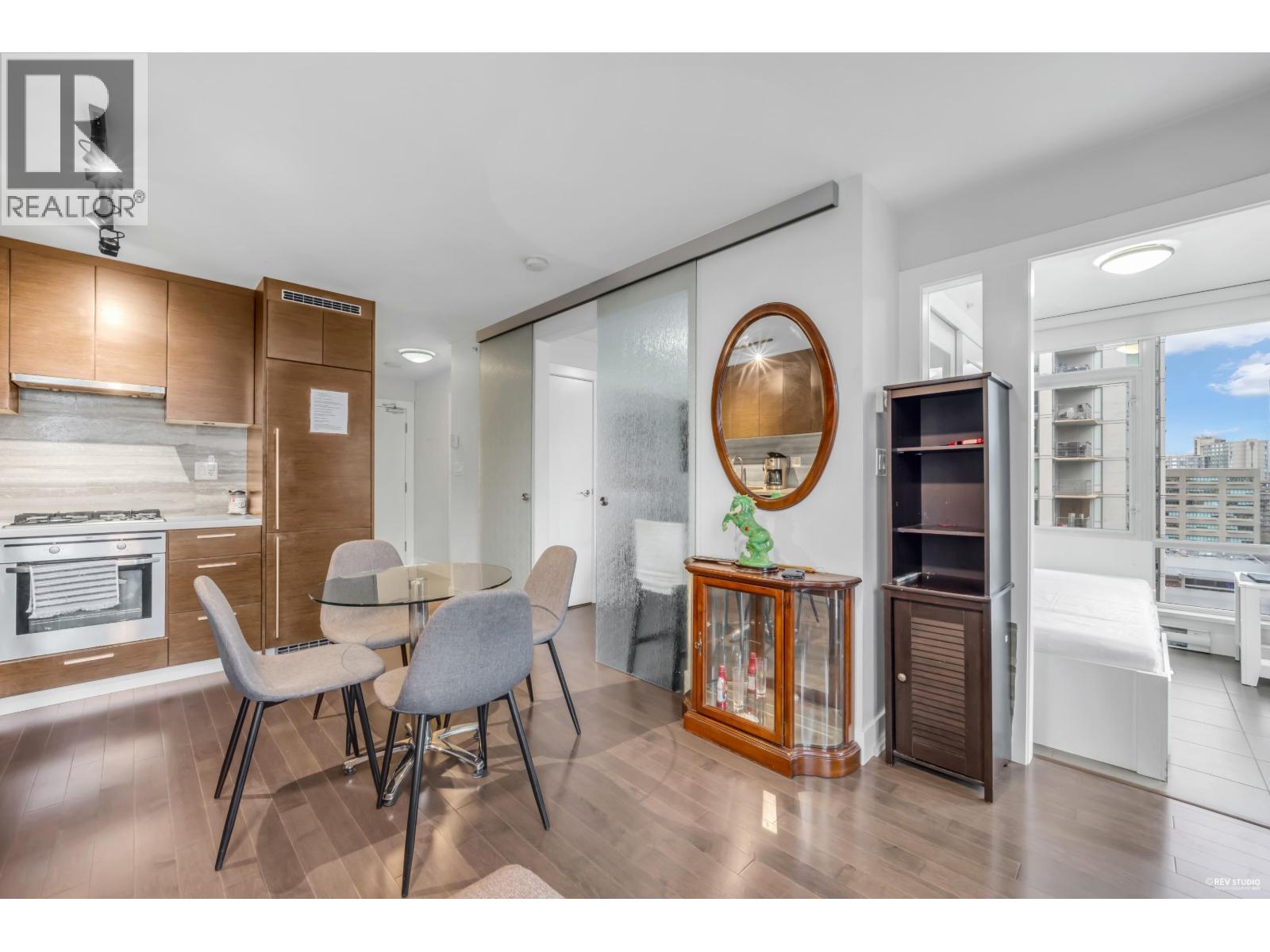 1602 535 SMITHE STREET, Vancouver