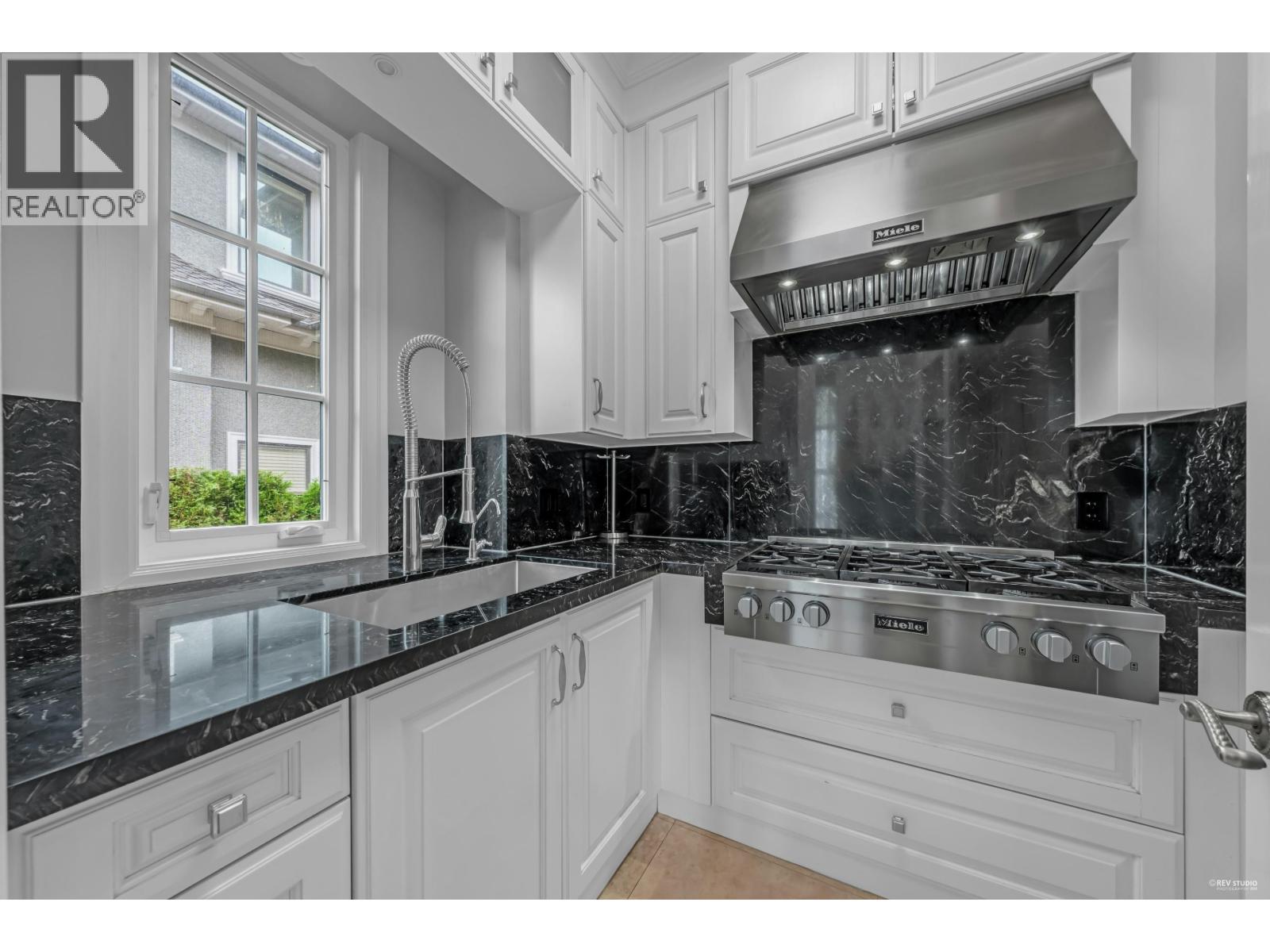 6011 ADERA STREET, Vancouver