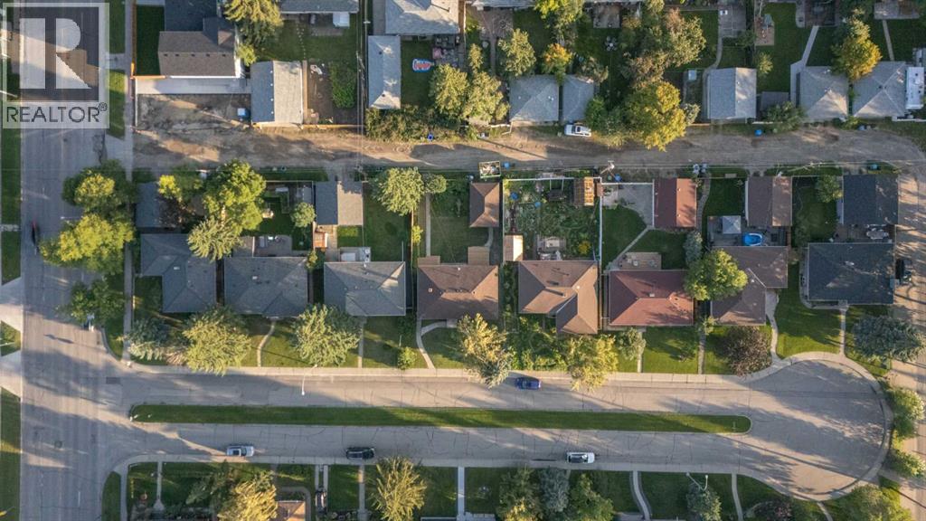 Single Family House Bungalow for Sale in  Hoover Place SW Haysboro Calgary 