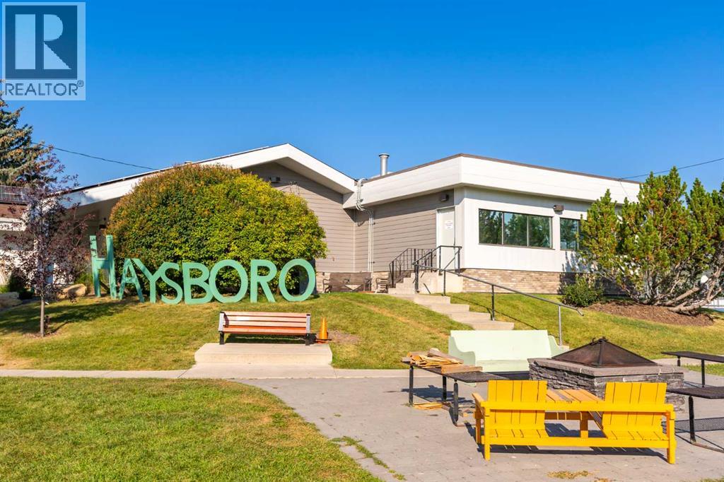 Single Family House Bungalow for Sale in  Hoover Place SW Haysboro Calgary 