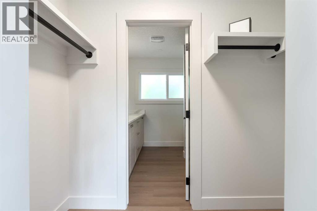 Single Family House Bungalow for Sale in  Hoover Place SW Haysboro Calgary 