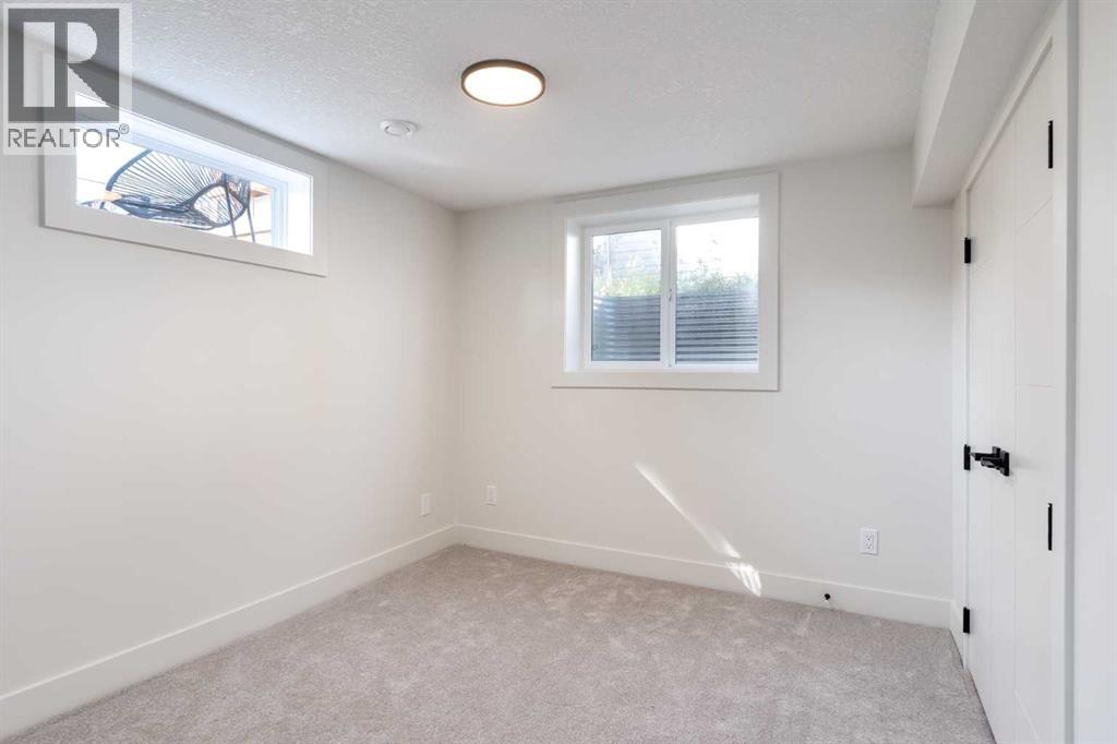 Single Family House Bungalow for Sale in  Hoover Place SW Haysboro Calgary 