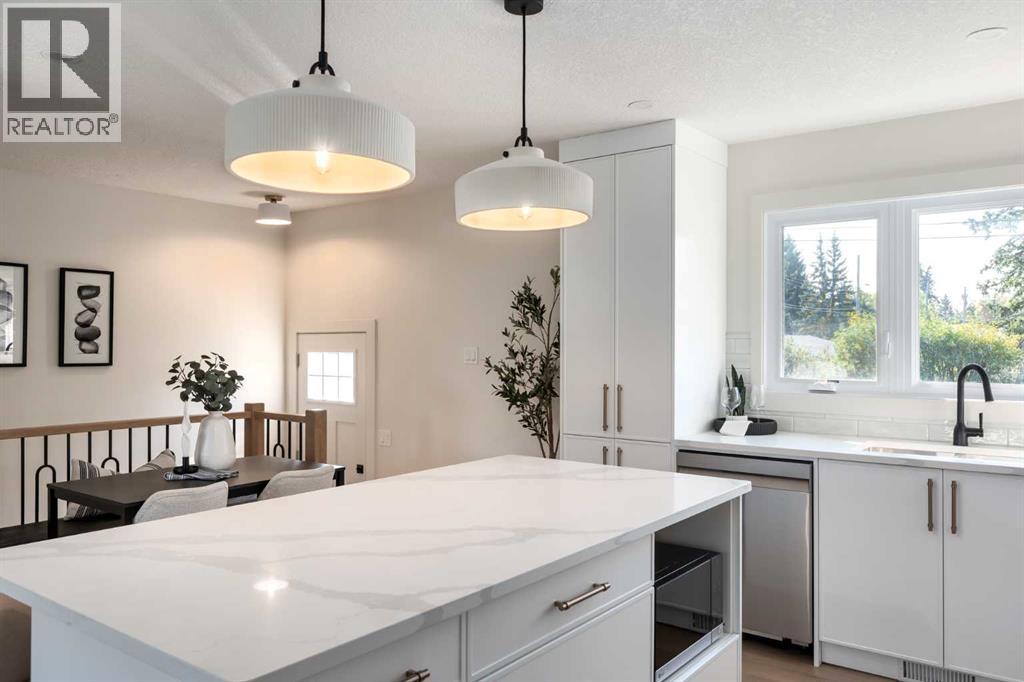 Single Family House Bungalow for Sale in  Hoover Place SW Haysboro Calgary 