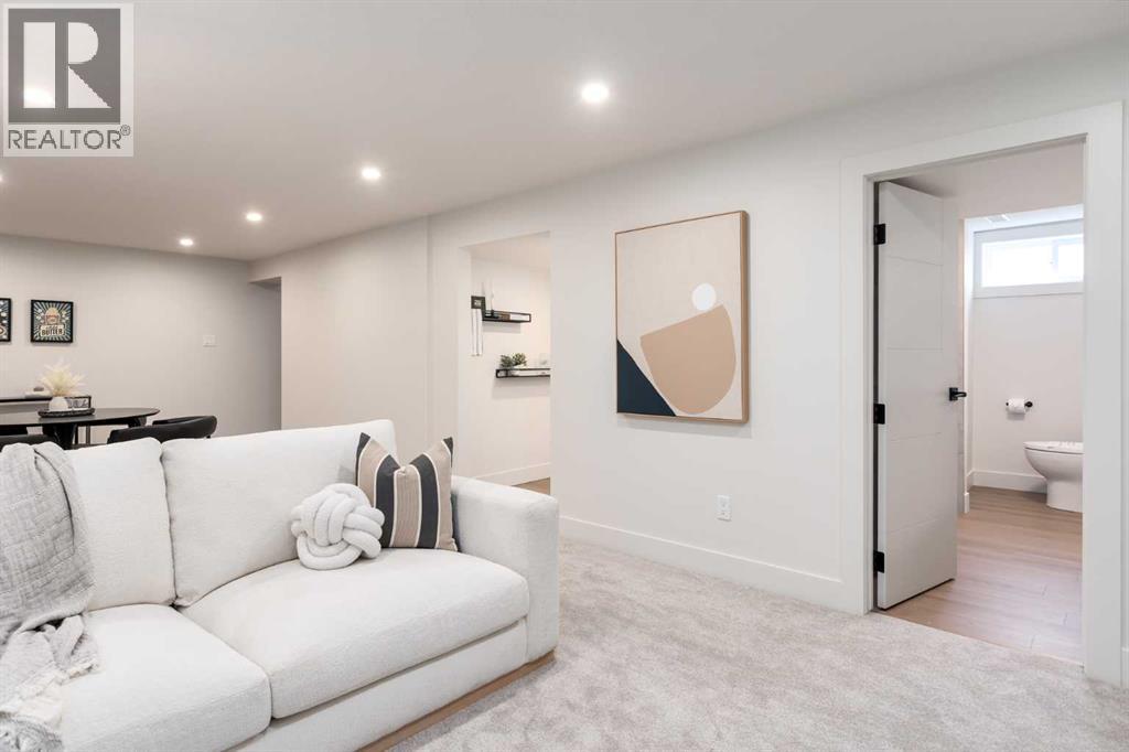 Single Family House Bungalow for Sale in  Hoover Place SW Haysboro Calgary 