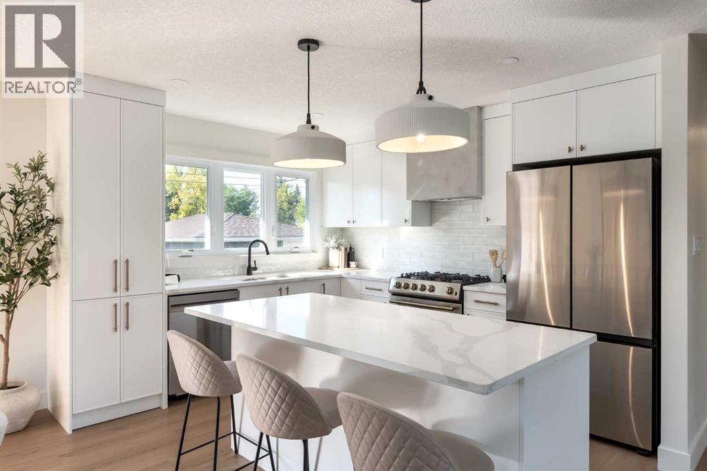 Single Family House Bungalow for Sale in  Hoover Place SW Haysboro Calgary 