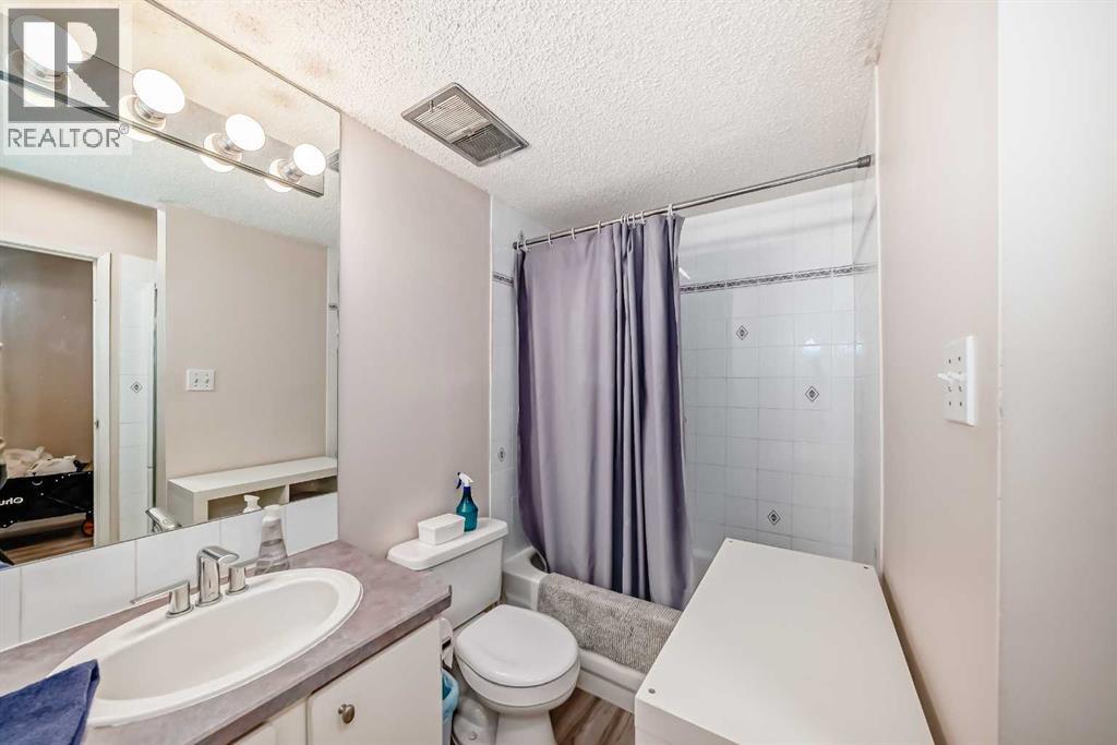 Single Family House for Sale in    Avenue NW West Hillhurst Calgary 