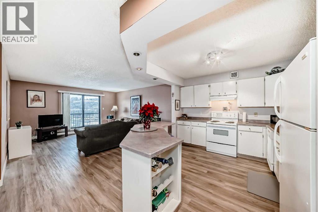 Single Family House for Sale in    Avenue NW West Hillhurst Calgary 