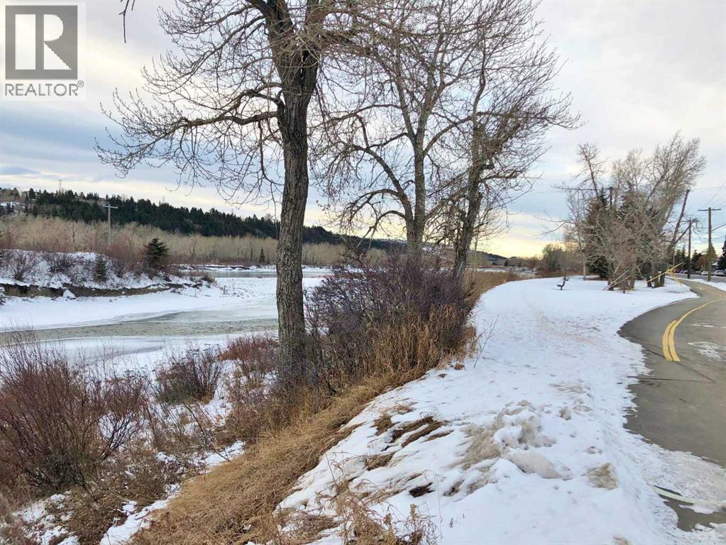 Single Family House for Sale in    Avenue NW West Hillhurst Calgary 