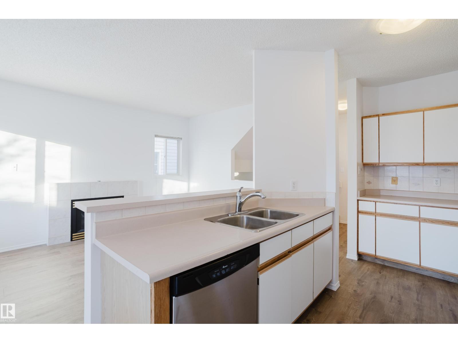 #57 843 YOUVILLE DR W NW, Edmonton