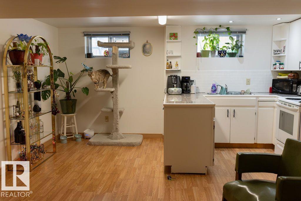 7211 83 ST NW, Edmonton