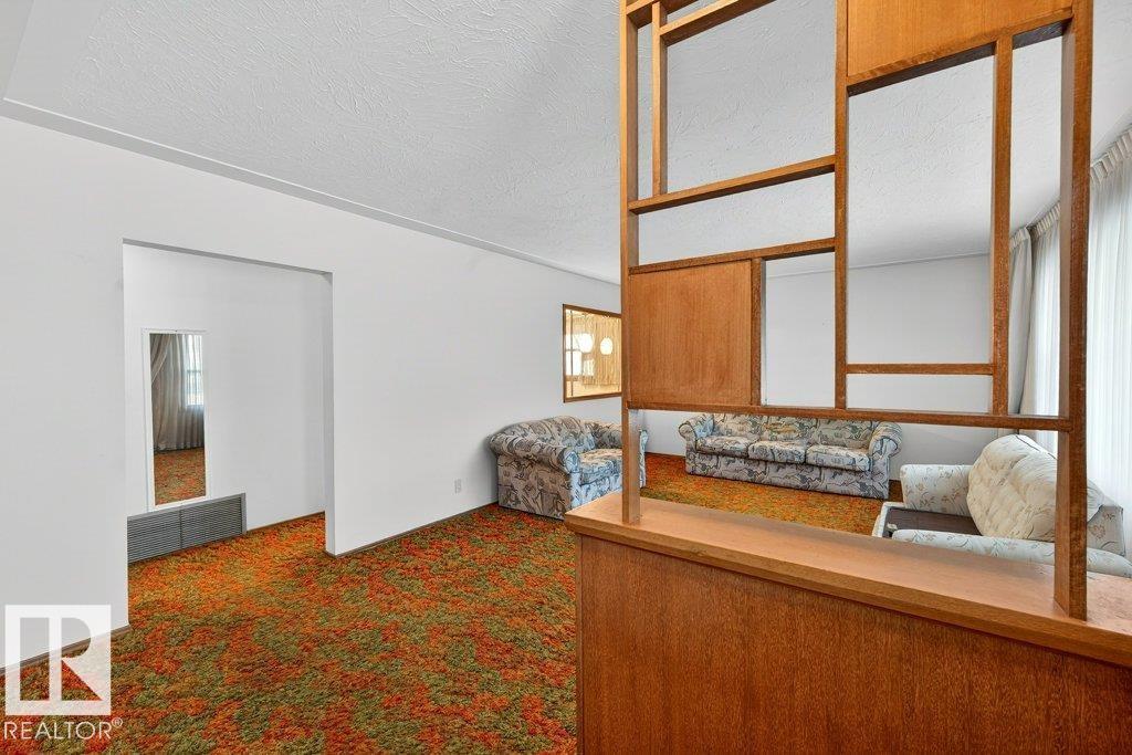 12224 55 ST NW NW, Edmonton