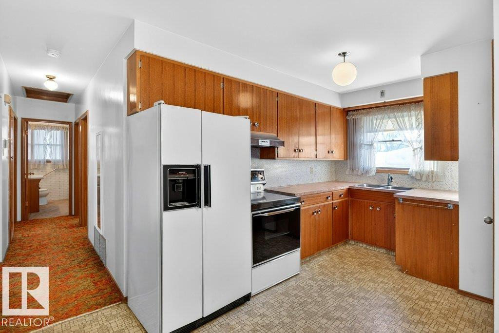 12224 55 ST NW NW, Edmonton