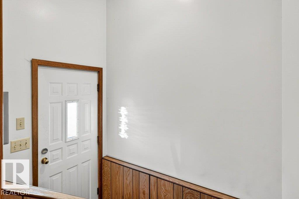 12224 55 ST NW NW, Edmonton