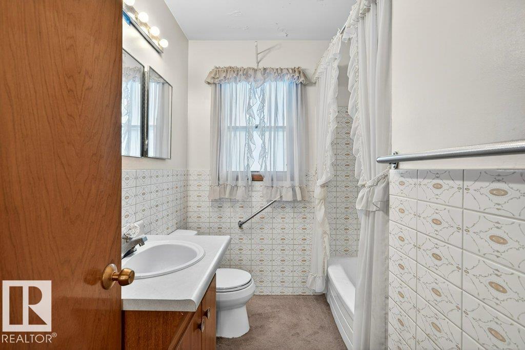 12224 55 ST NW NW, Edmonton