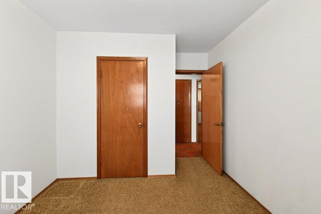 12224 55 ST NW NW, Edmonton