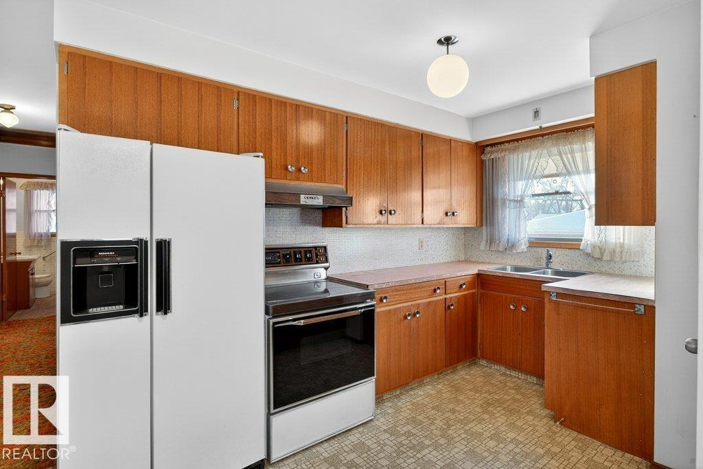 12224 55 ST NW NW, Edmonton