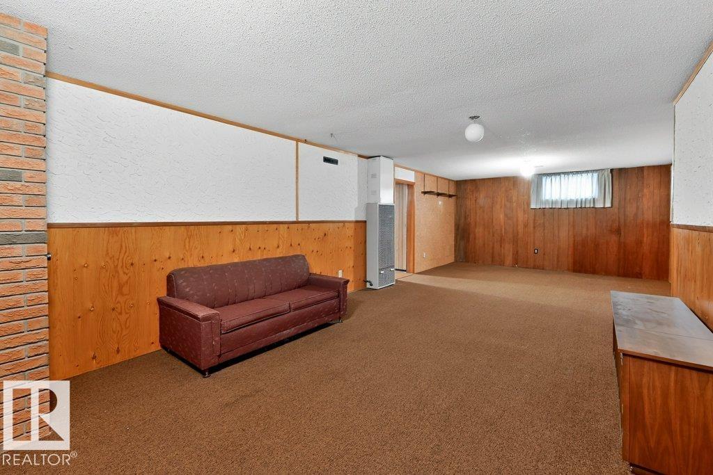 12224 55 ST NW NW, Edmonton