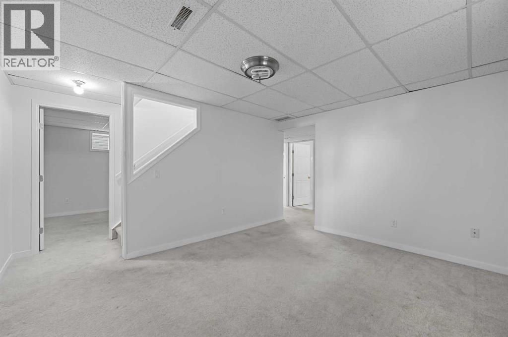 Single Family House for Sale in  Coventry Close NE Coventry Hills Calgary 