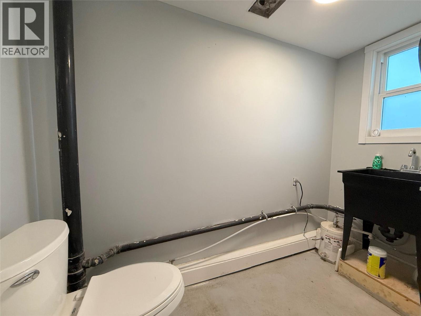  750 SARCEE Street East, Kamloops