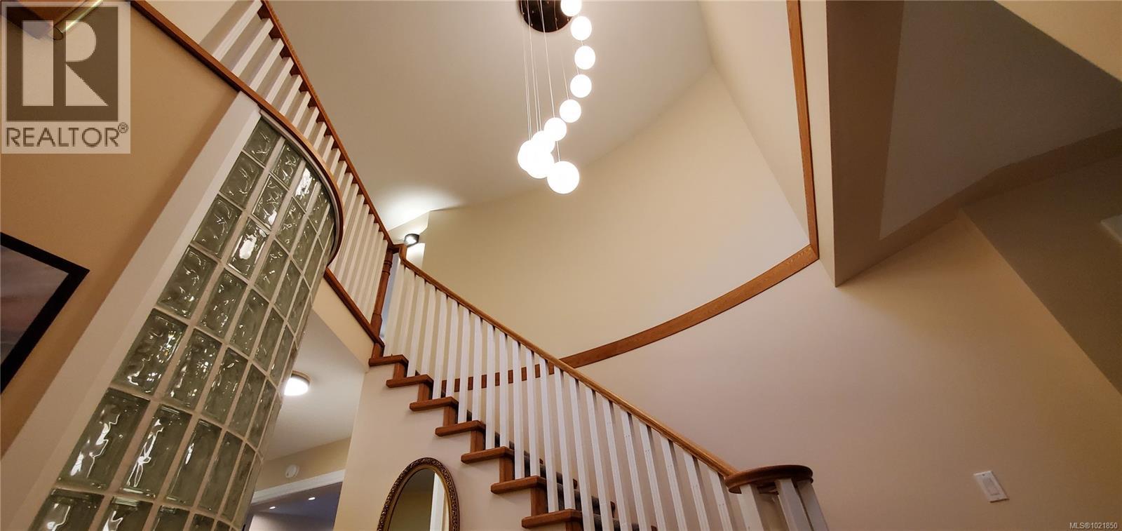 527 Cala Crt, Gold River