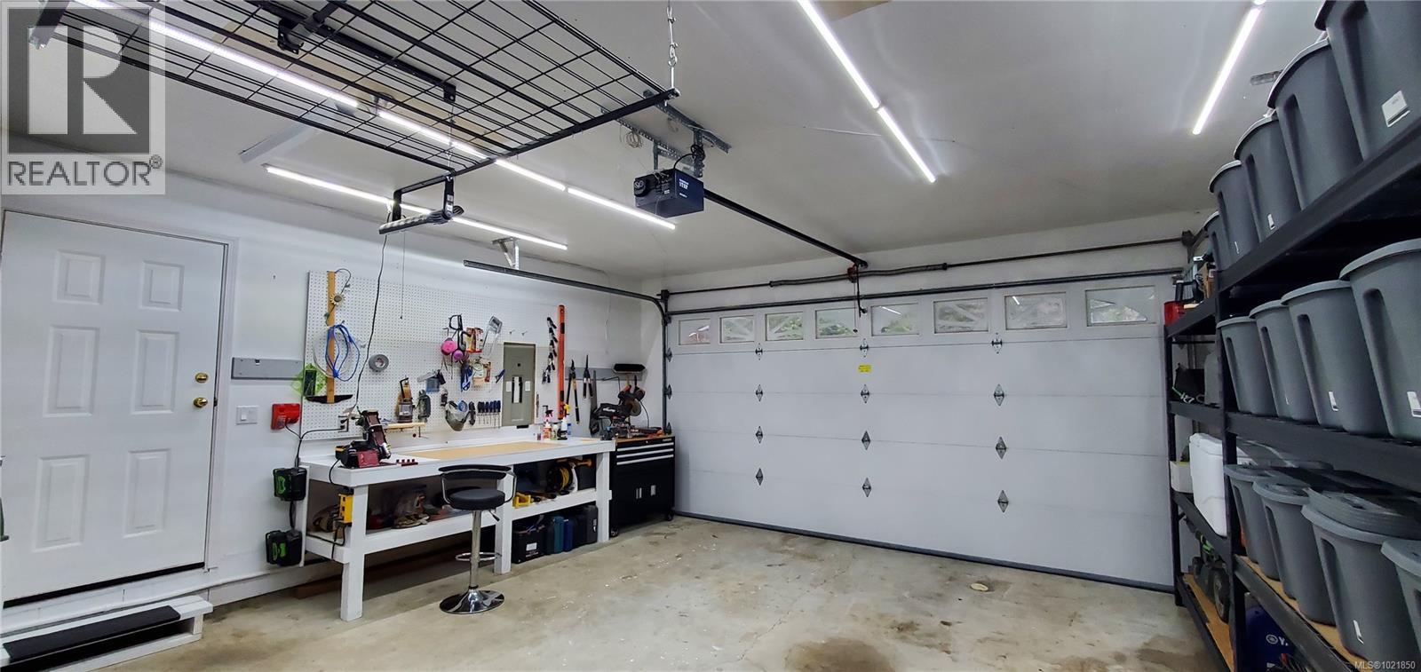 527 Cala Crt, Gold River