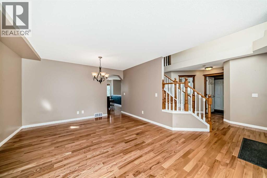 Single Family House for Sale in  Douglasview Rise SE Douglasdale/Glen Calgary 