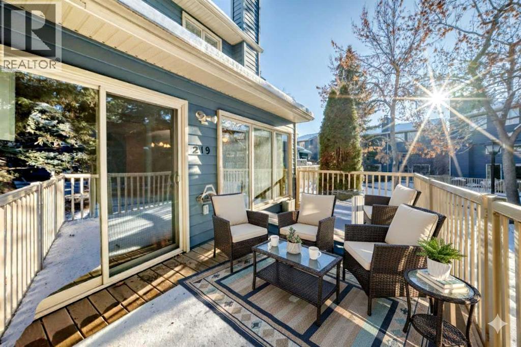 Single Family House for Sale in  Point Mckay Terrace NW Point McKay Calgary 