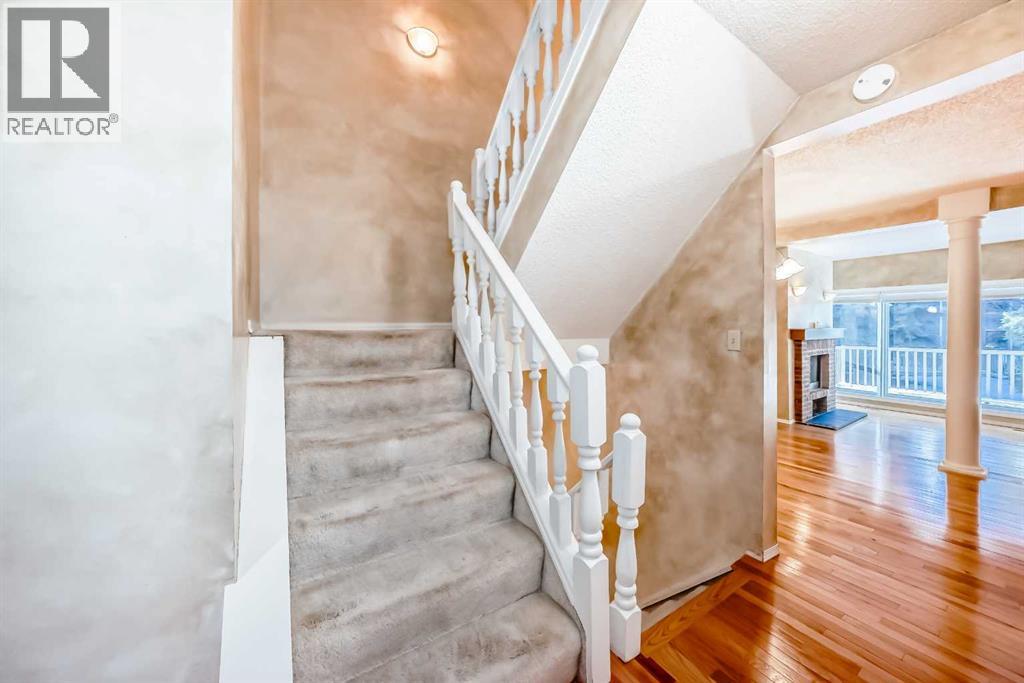 Single Family House for Sale in  Point Mckay Terrace NW Point McKay Calgary 